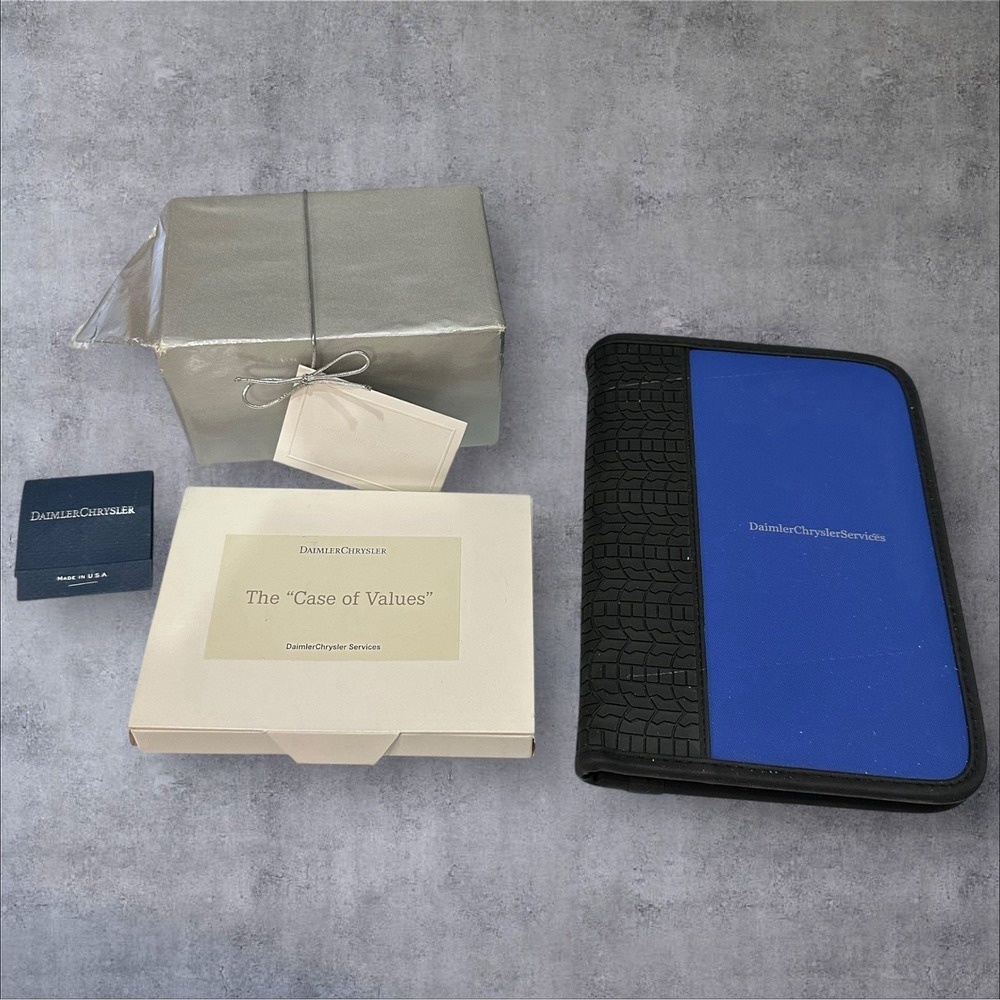 Daimler Chrysler Financial Employee Merch Lot 3D Glass Headquarters Replica 2002